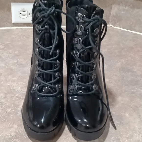 Women's heel boots - Picture 4 of 4